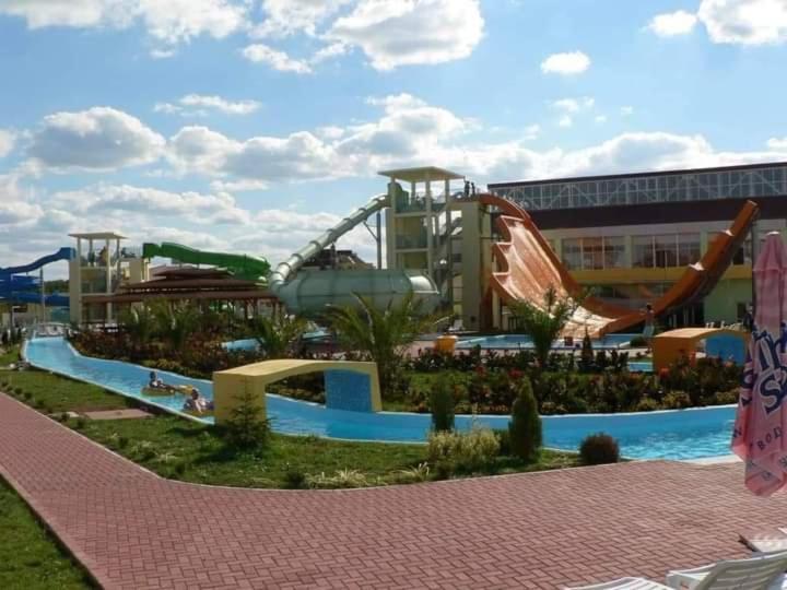 Family Hotel Bohemi II Primorsko Ngoại thất bức ảnh
