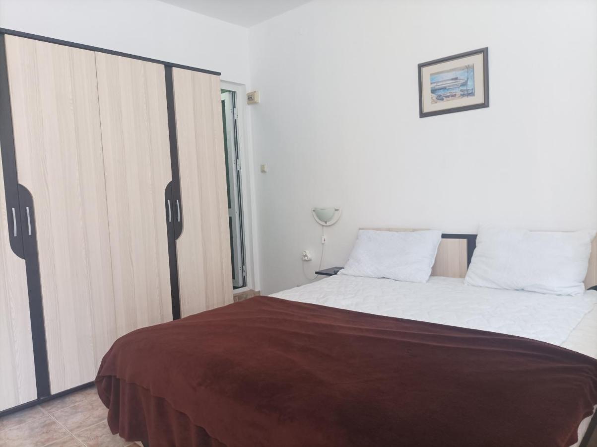 Family Hotel Bohemi II Primorsko Ngoại thất bức ảnh